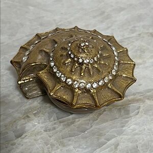 GOLD HINGED CONCH SHELL TRINKET BOX CLEAR STONES INSIDE LACQUERED GOLDEN INLAY